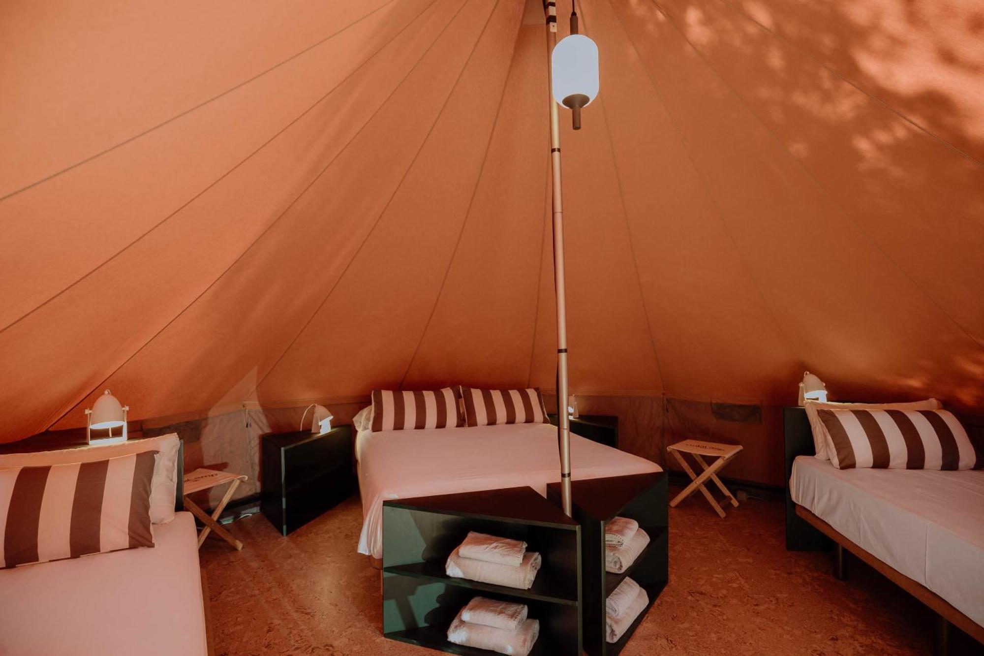 Camping 3 Estrellas Costa Brava ヴァイ・ジョブレガ エクステリア 写真