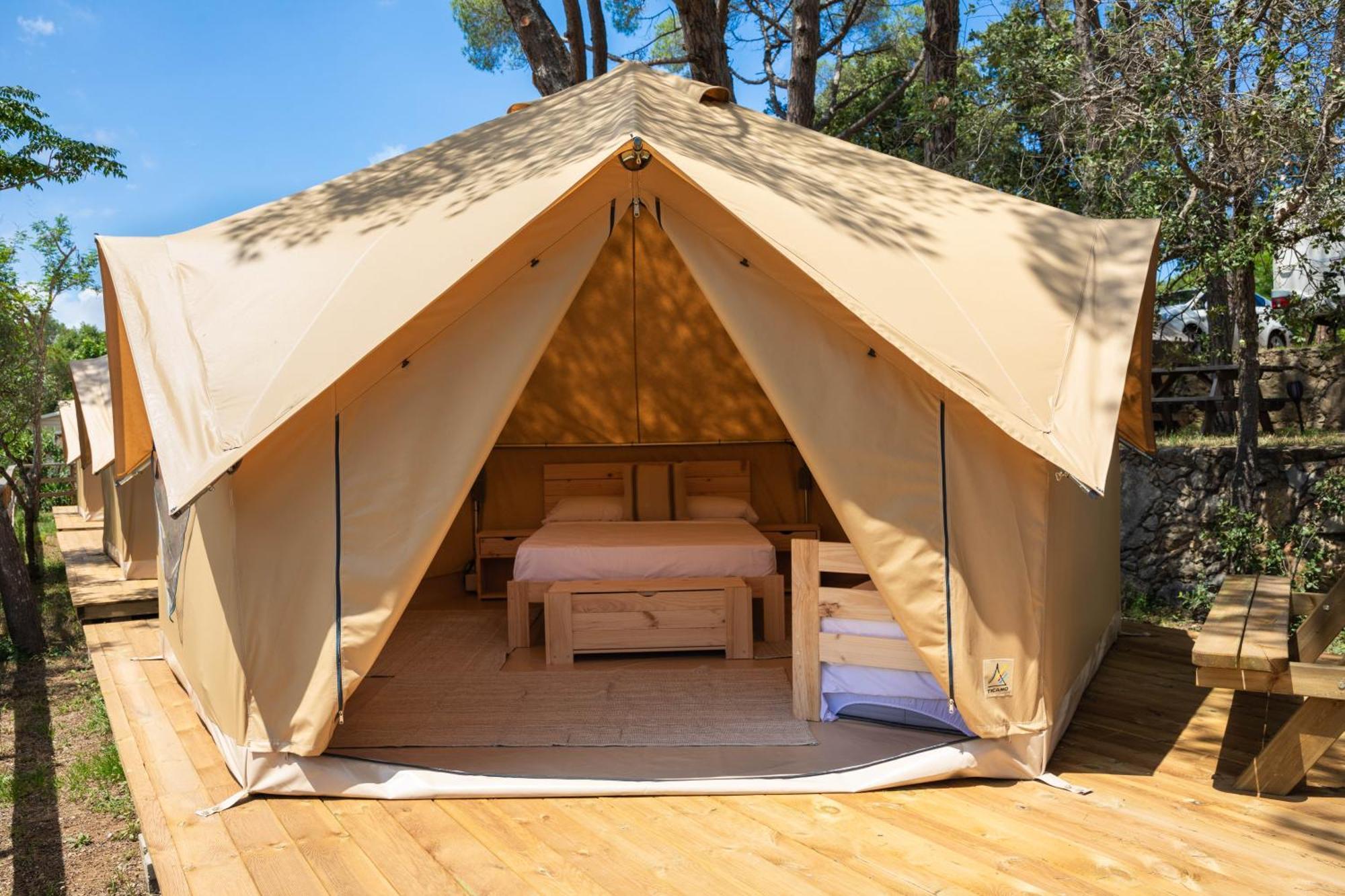 Camping 3 Estrellas Costa Brava ヴァイ・ジョブレガ エクステリア 写真